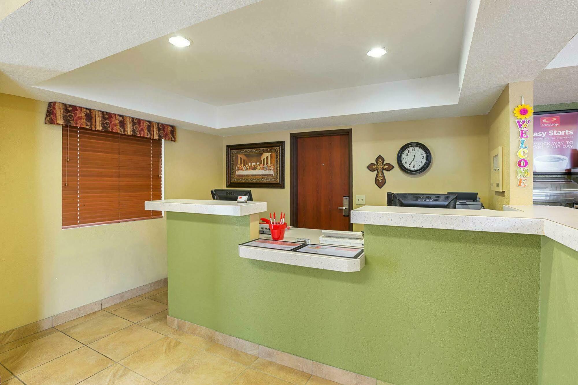 Rodeway Inn & Suites קירני מראה חיצוני תמונה