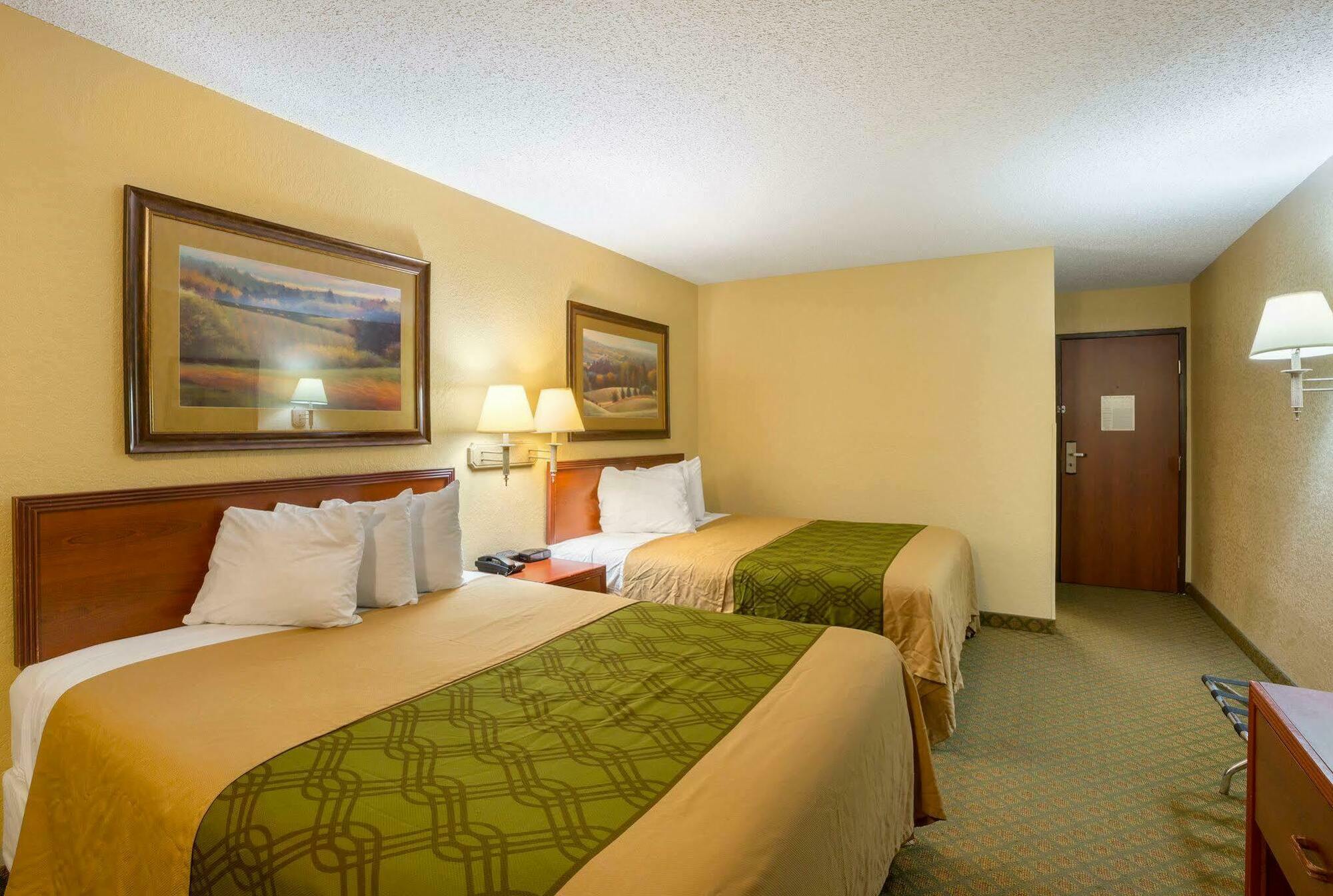 Rodeway Inn & Suites קירני מראה חיצוני תמונה